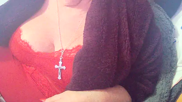 Playful MILF Demi online show from February 19, 10:17 pm