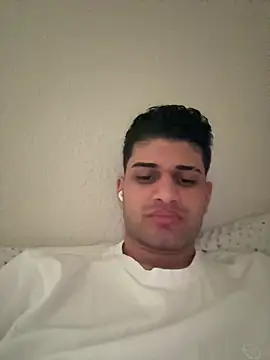 Snapshot of Xhabi22 chatting on May 15, 2:13 pm Xhabi22 online show from May 15, 2:13 pm