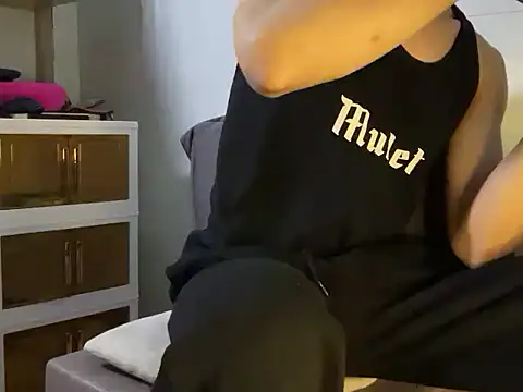 Snapshot of Wuza-H chatting on February 5, 3:05 pm Wuza-H online show from February 5, 3:05 pm