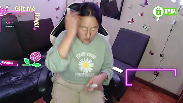 Snapshot of MelRaiise chatting on October 24, 11:01 pm MelRaiise online show from October 24, 11:01 pm