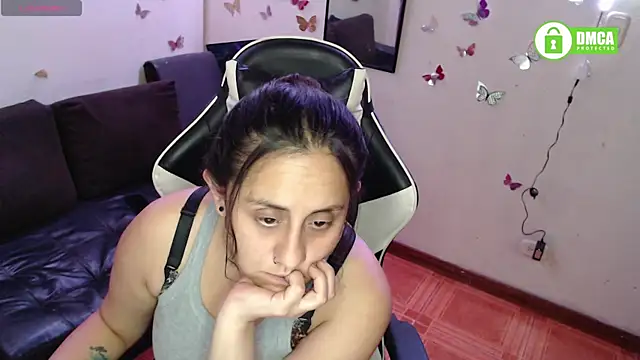 Snapshot of MelRaiise chatting on November 13, 1:15 am MelRaiise online show from November 13, 1:15 am