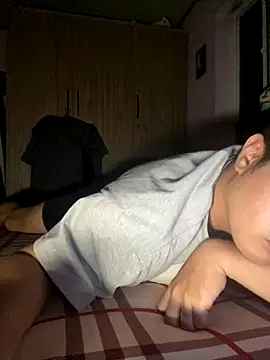 Snapshot of Zynzel chatting on October 24, 5:09 pm Zynzel online show from October 24, 5:09 pm