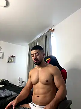 Ezzio Scolaro online show from November 3, 12:06 pm