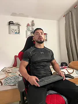 Ezzio Scolaro online show from April 14, 11:22 pm