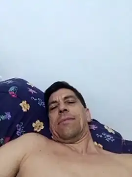 Snapshot of MaxiJavier22 chatting on October 25, 4:57 pm MaxiJavier22 online show from October 25, 4:57 pm
