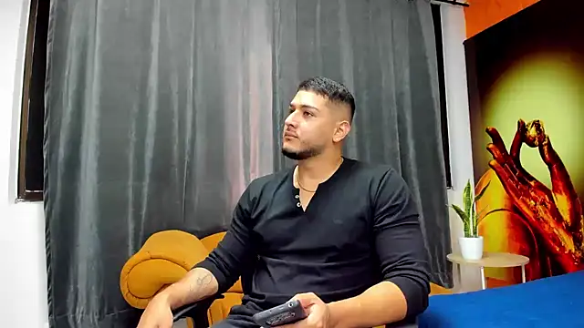 jasonshaw25 online show from November 15, 5:42 pm