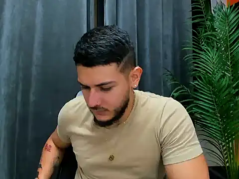 jasonshaw25 online show from January 31, 7:11 pm