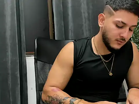 jasonshaw25 online show from February 6, 6:11 pm