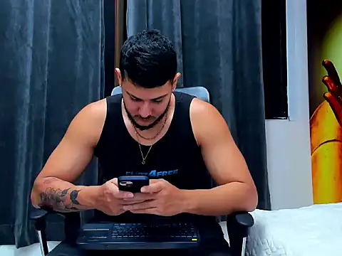 jasonshaw25 online show from February 24, 5:44 pm