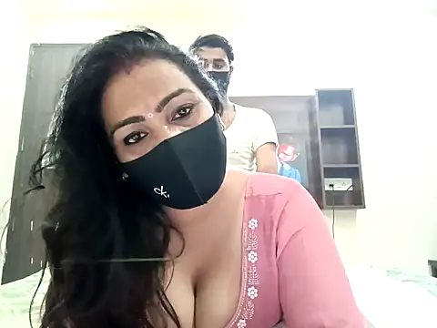 Snapshot of horny_milf_couple chatting on October 23, 7:12 pm horny milf couple online show from October 23, 7:12 pm