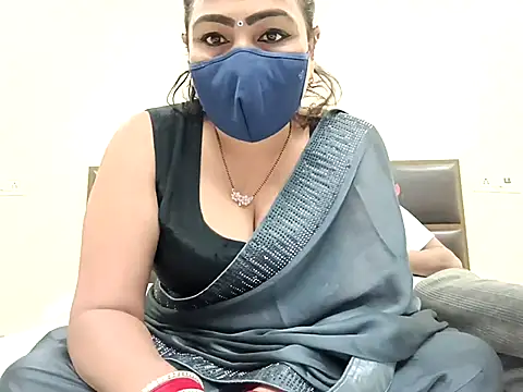 horny milf couple online show from February 5, 7:07 pm