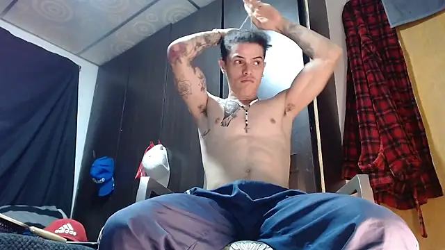 Snapshot of imsammytop chatting on January 19, 12:25 am imsammytop online show from January 19, 12:25 am