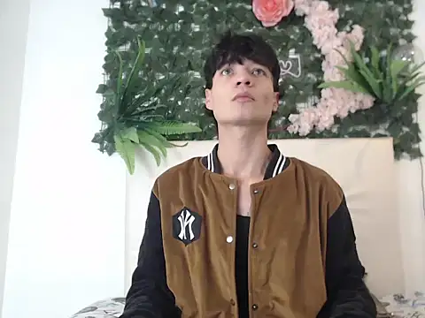 alex russo   online show from October 25, 3:36 am