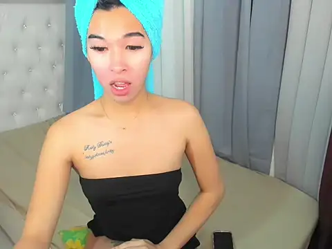 Yourdreamgoddess online show from November 21, 4:38 pm