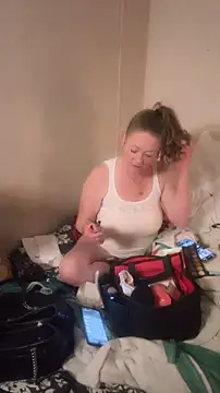 Snapshot of amandatheblondewife chatting on January 14, 12:55 pm amandatheblondewife online show from January 14, 12:55 pm