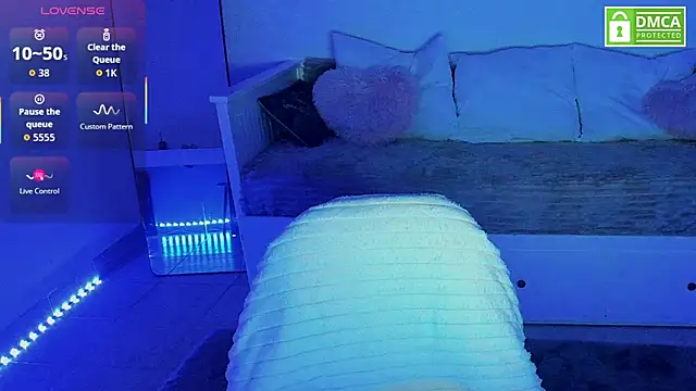 Snapshot of Daisy_Abby03 chatting on February 7, 8:07 am Daisy Abby03 online show from February 7, 8:07 am