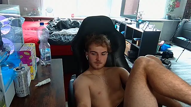 Snapshot of WolkenJunge2006 chatting on October 9, 11:52 am WolkenJunge2006 online show from October 9, 11:52 am