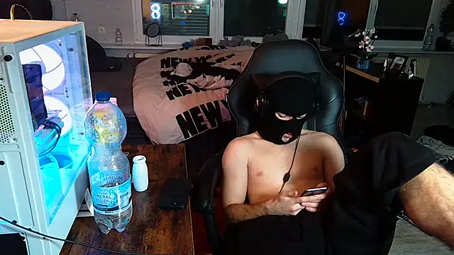 Snapshot of WolkenJunge2006 chatting on November 2, 9:17 pm WolkenJunge2006 online show from November 2, 9:17 pm