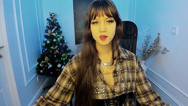 TiffanyYounge online show from December 5, 12:25 pm