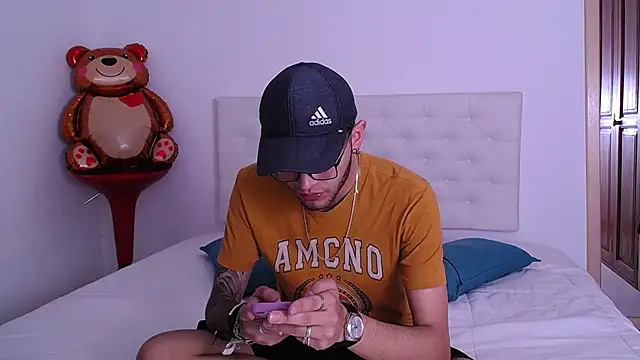 Snapshot of cock_fox chatting on October 8, 7:22 pm cock fox online show from October 8, 7:22 pm