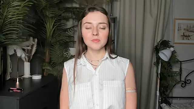 ThelmaJusto online show from November 1, 2:19 pm