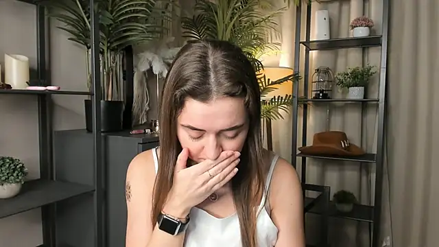 ThelmaJusto online show from November 7, 3:45 pm