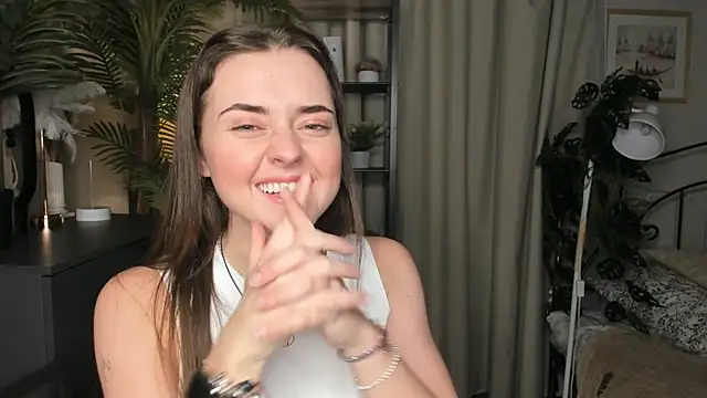 ThelmaJusto online show from November 17, 3:51 pm