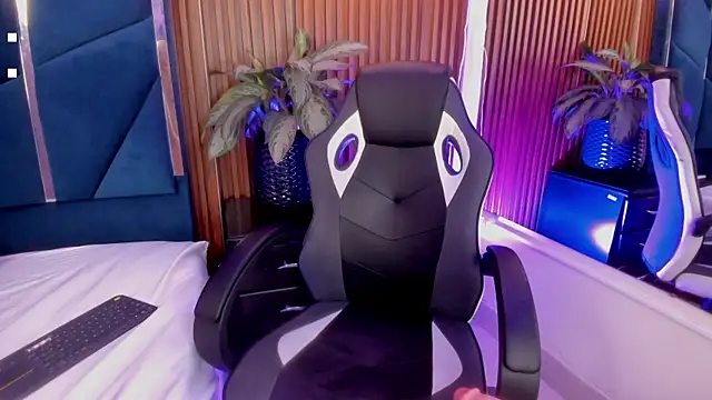 Lia Kitten online show from October 6, 6:11 am