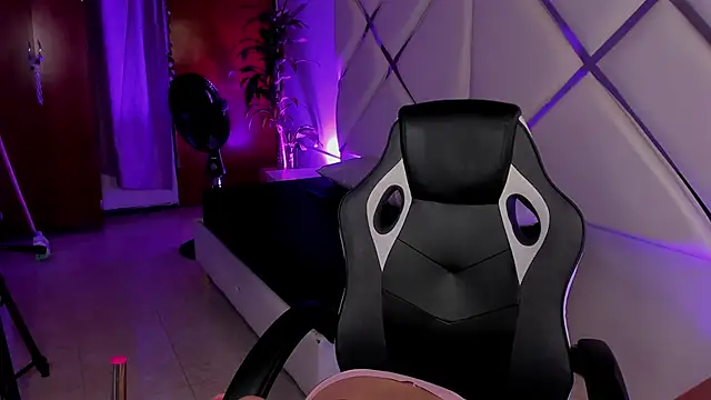 Lia Kitten online show from October 7, 3:04 am