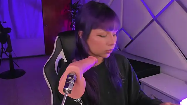 Lia Kitten online show from October 25, 5:26 am