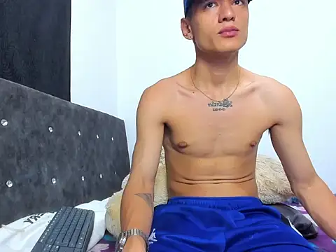 Snapshot of dylan_navas chatting on November 25, 2:11 am dylan navas online show from November 25, 2:11 am