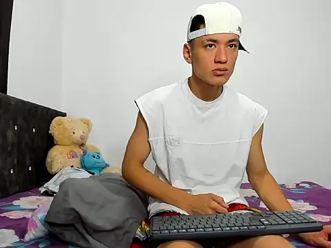 Snapshot of dylan_navas chatting on November 30, 9:30 pm dylan navas online show from November 30, 9:30 pm