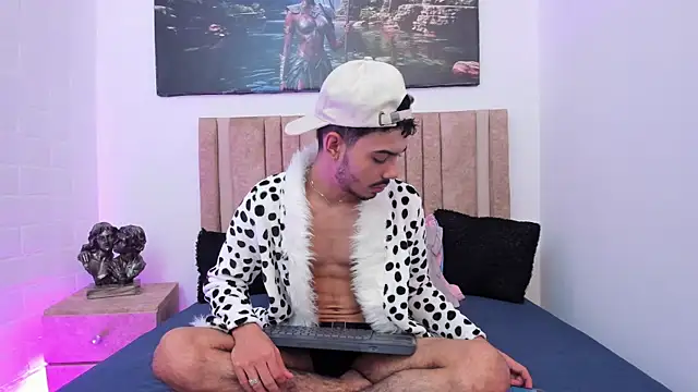 Timothe Evans online show from November 4, 8:30 pm