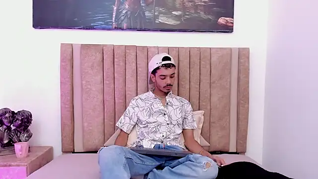 Timothe Evans online show from December 19, 3:57 am