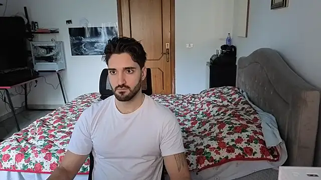 Al3xox02 online show from January 11, 12:43 pm