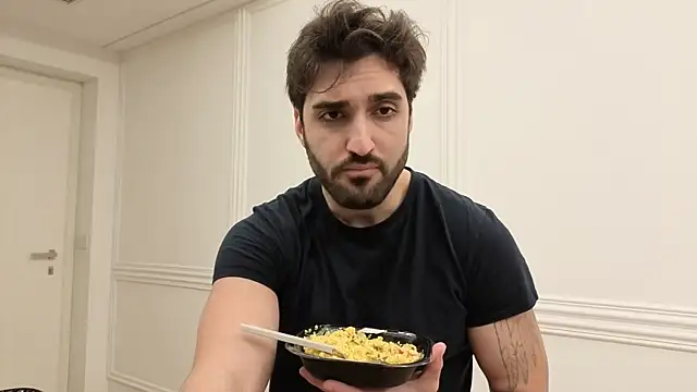 Snapshot of Al3xox02 chatting on March 5, 9:00 pm Al3xox02 online show from March 5, 9:00 pm