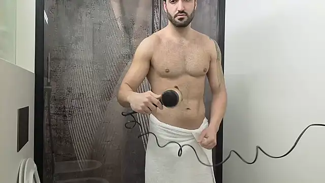 Snapshot of Al3xox02 chatting on March 6, 10:34 am Al3xox02 online show from March 6, 10:34 am