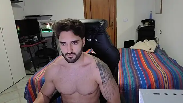 Snapshot of Al3xox02 chatting on March 23, 5:39 pm Al3xox02 online show from March 23, 5:39 pm