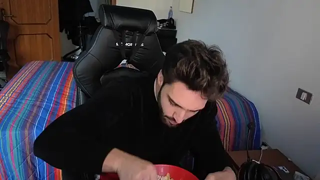 Snapshot of Al3xox02 chatting on March 31, 2:06 pm Al3xox02 online show from March 31, 2:06 pm