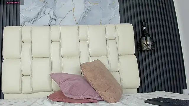 antonelasc online show from October 14, 8:09 pm