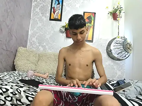 sexyboys cutex18 online show from November 9, 8:51 pm