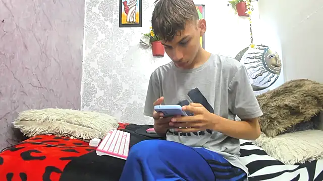 sexyboys cutex18 online show from November 15, 8:16 pm