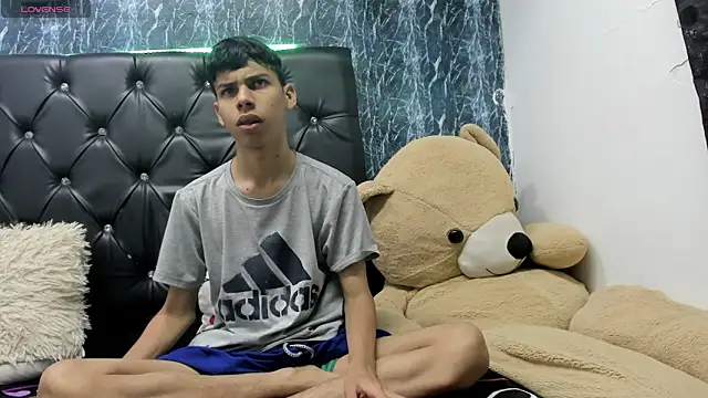 sexyboys cutex18 online show from February 8, 5:05 pm