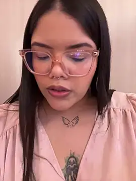 Snapshot of GabrielleMarsh1 chatting on February 3, 6:22 am GabrielleMarsh1 online show from February 3, 6:22 am