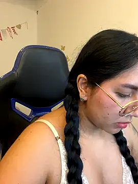 LoveLyy- online show from December 18, 8:59 pm