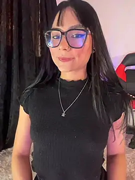 AlannaDollx online show from November 5, 1:44 pm