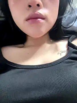 Snapshot of Titlelove chatting on November 17, 9:04 am Titlelove online show from November 17, 9:04 am