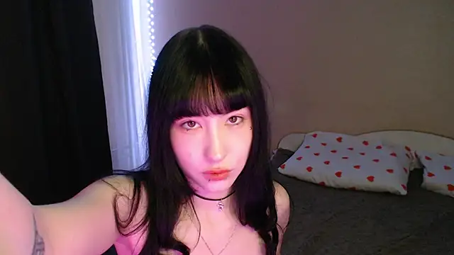 NaemiiBlush online show from November 1, 8:05 am