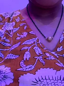 Snapshot of bindiyarani01 chatting on October 5, 1:31 pm bindiyarani01 online show from October 5, 1:31 pm