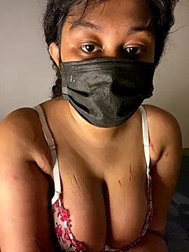 Monica  Bellucci   online show from November 14, 2:38 pm